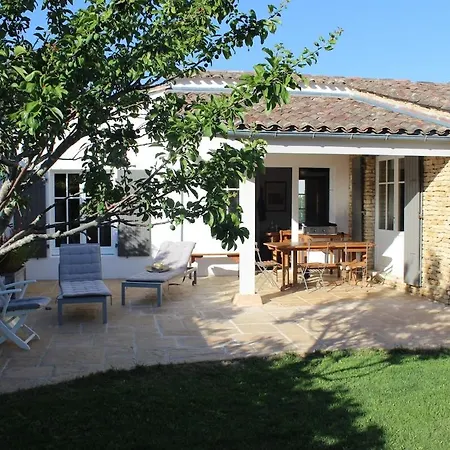 Charming And Tranquil In Portes En Re - 5 Bed Les Portes-en-Re