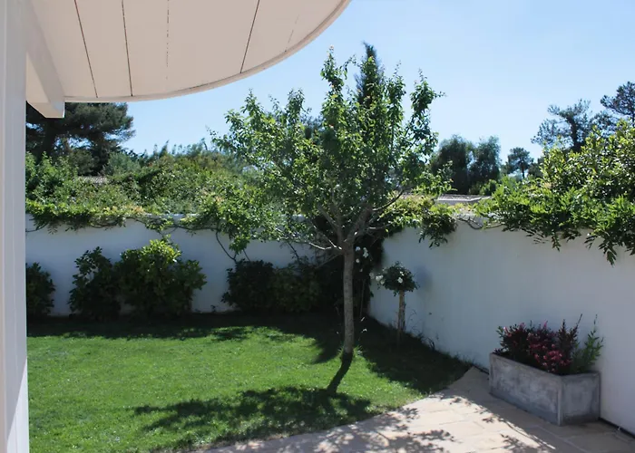 Charming And Tranquil In Portes En Re - 5 Bed * Les Portes-en-Re
