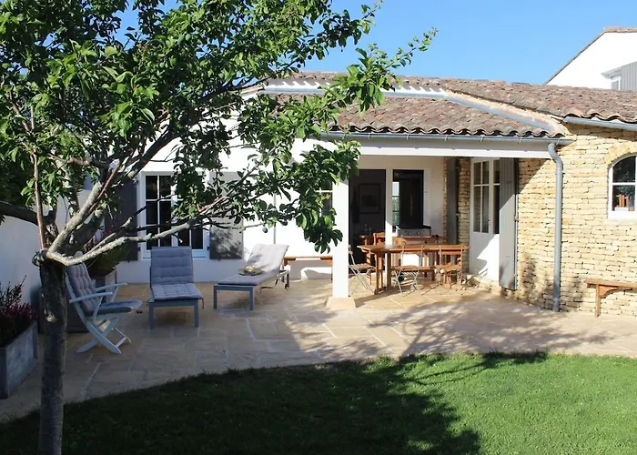 Charming And Tranquil In Portes En Re - 5 Bed Les Portes-en-Re