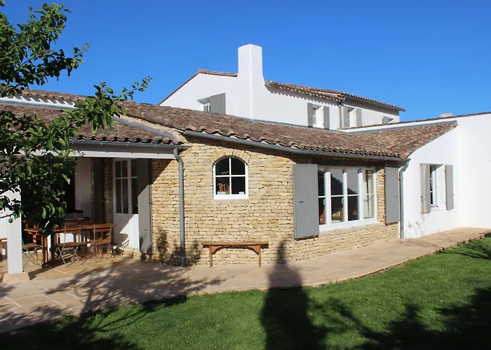 Charming And Tranquil In Portes En Re - 5 Bed *