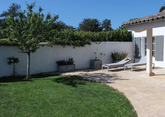 Charming And Tranquil In Portes En Re - 5 Bed * Les Portes-en-Re